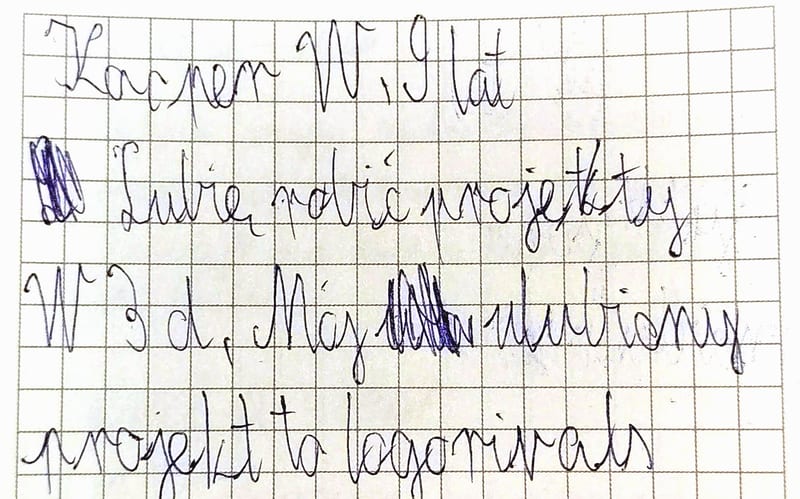 Ręcznie pisana karteczka z opinią o zajęciach, podpis: Kacper W, 9 lat